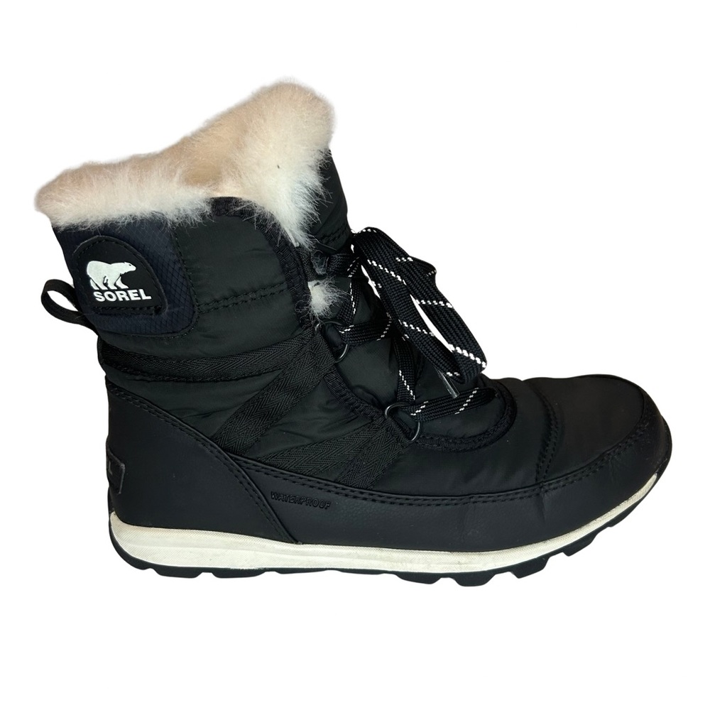 SOREL FAUX FUR LINED BOOTS SIZE 7.5 LIGHTLY USED EXCELLENT CONDITION LACE UP